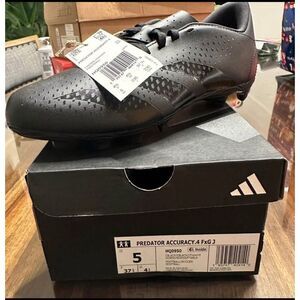 NEW adidas Predator Accuracy.4 Kids' FxG Soccer Cleats size 5